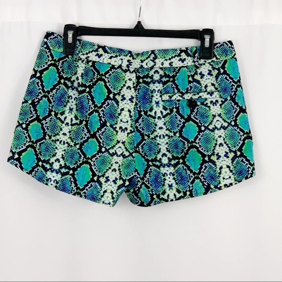 BCBGMaxAzria Snake Skin Print Shorts S - Picture 5 of 8